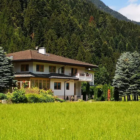 Landhaus Rosenrot Fuegen