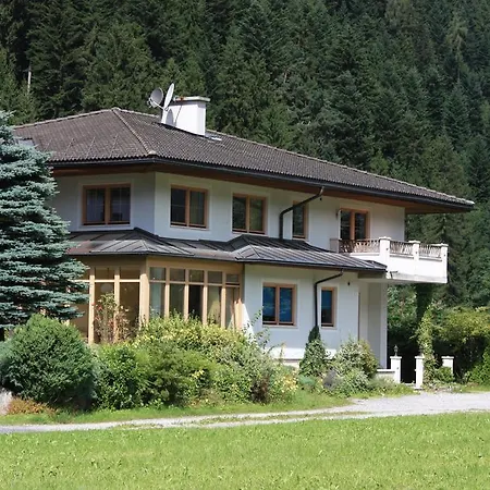 Landhaus Rosenrot * Fuegen