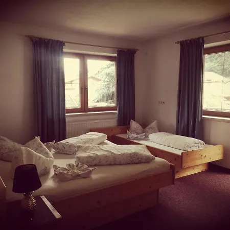 Landhaus Rosenrot Apartment Fuegen